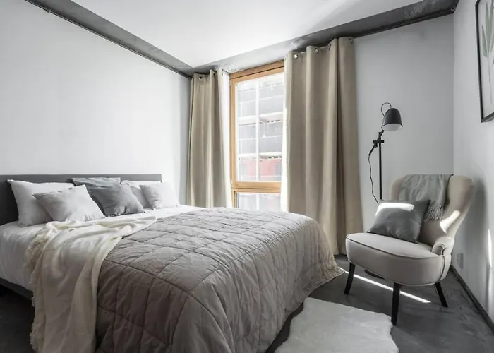 Comfy Studio Easy To Commute